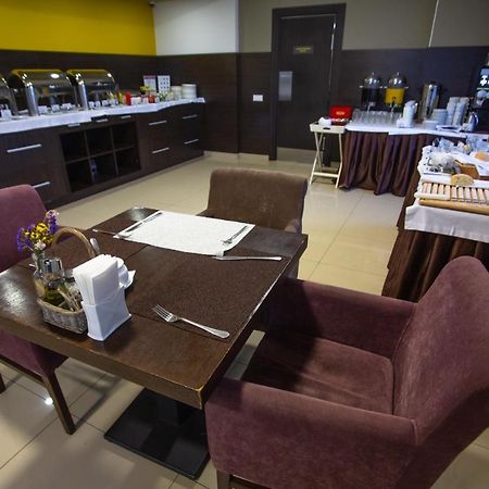 Optima Cherkasy Hotel Ngoại thất bức ảnh