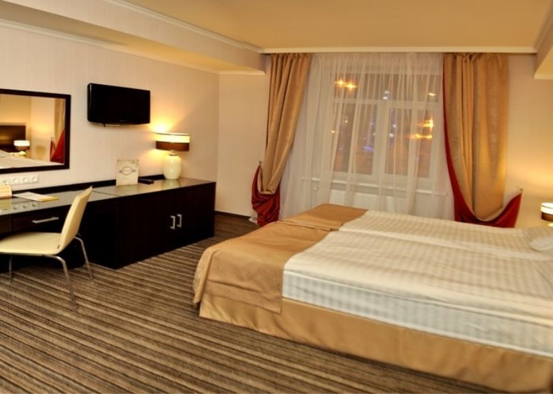Optima Cherkasy Hotel Ngoại thất bức ảnh