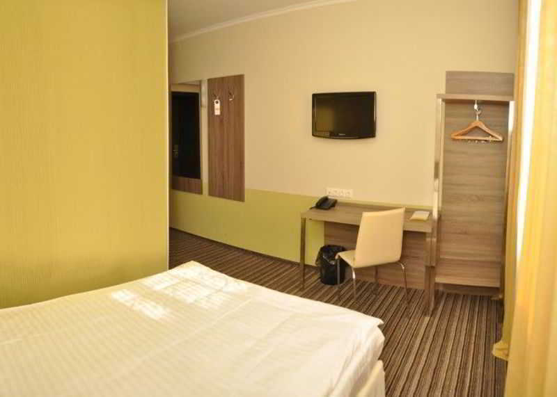 Optima Cherkasy Hotel Ngoại thất bức ảnh