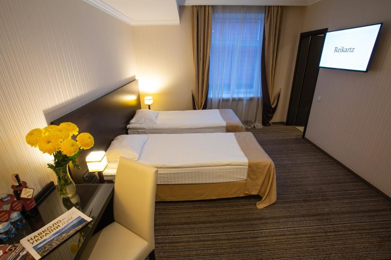 Optima Cherkasy Hotel Ngoại thất bức ảnh