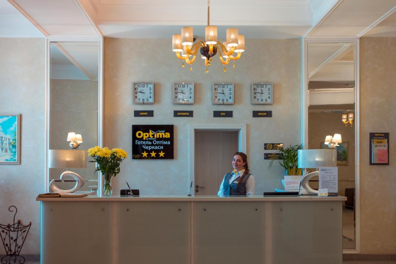 Optima Cherkasy Hotel Ngoại thất bức ảnh