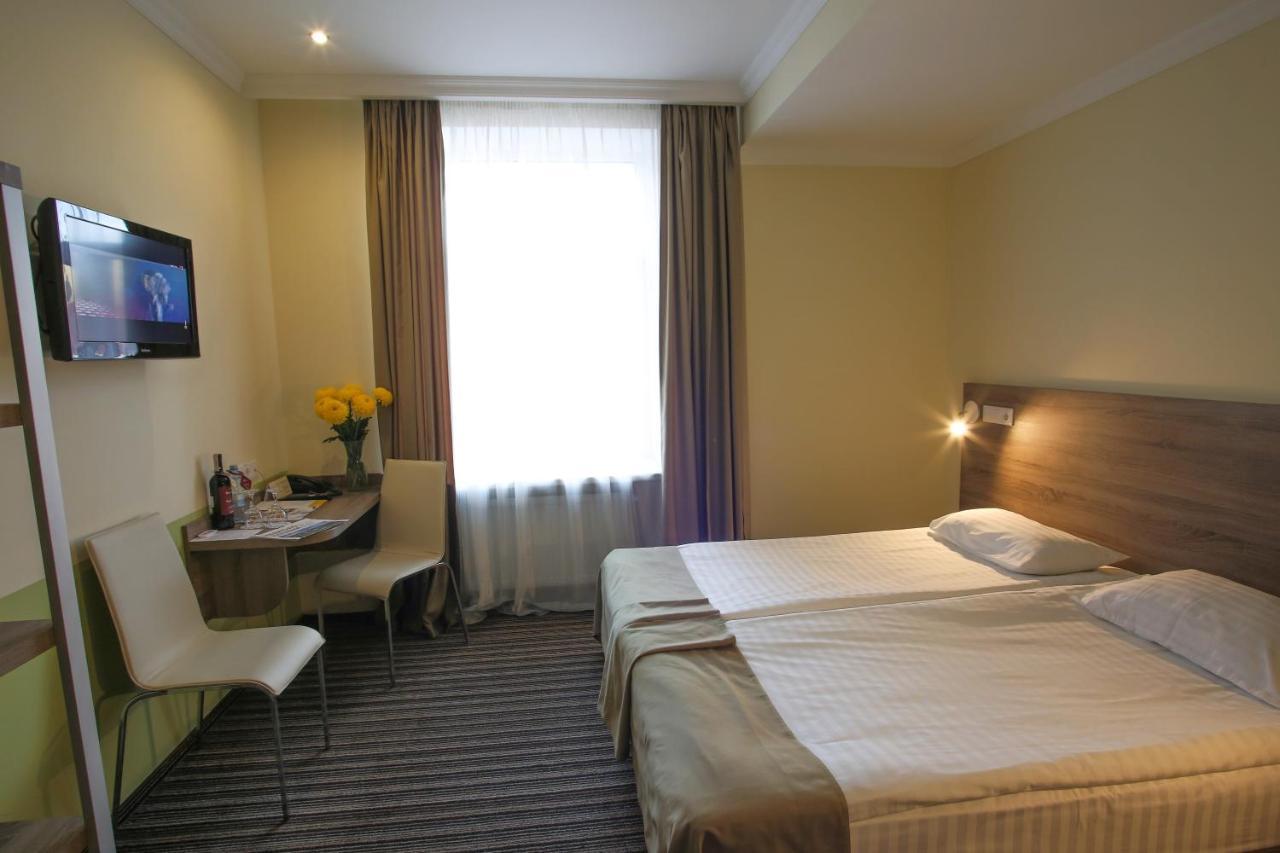 Optima Cherkasy Hotel Ngoại thất bức ảnh