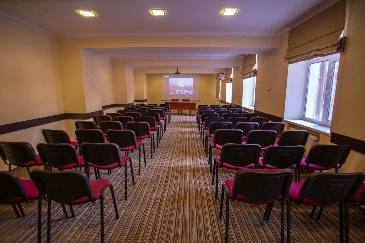 Optima Cherkasy Hotel Ngoại thất bức ảnh